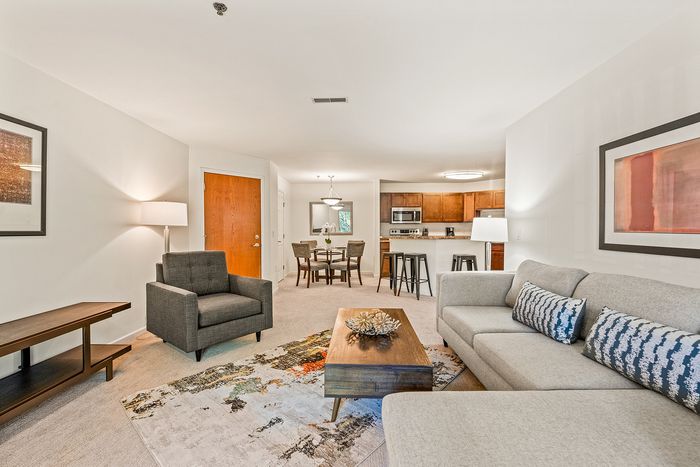 Apartments in Fitchburg, Wisconsin. The Landmark at Hatchery Hill offers spacious studio, 1 bedroom, 1 bedroom + den, and 2 bedroom apartments with fireplaces.