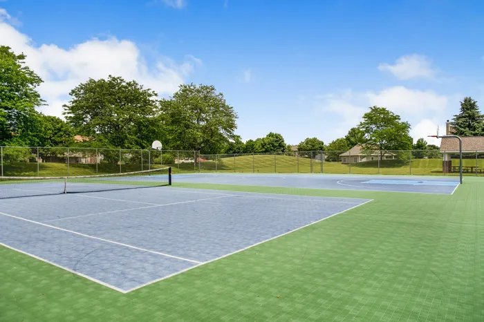 Condominium Style Apartments in Franklin, Wisconsin. Manchester Oaks offers spacious 1 bedroom, 1 bedroom + Den, 2 bedroom, and 3 bedroom apartments, with private entrances and garages.
