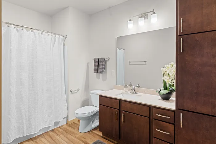 Apartments and town homes in Grafton, Wisconsin.  1505 offers 1 bedroom,  2 bedroom, and 3 bedroom luxury apartments and 2 bedroom town homes.