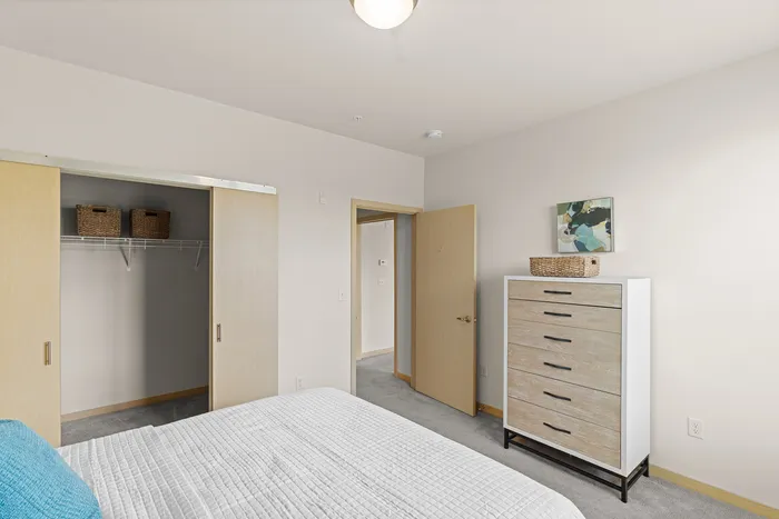 Apartments and town homes in Grafton, Wisconsin.  1505 offers 1 bedroom,  2 bedroom, and 3 bedroom luxury apartments and 2 bedroom town homes.