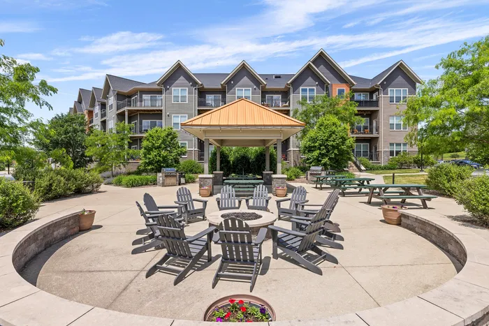 Resident fire pit and seating at 22 Slate Apartments in Madison, Wisconsin.