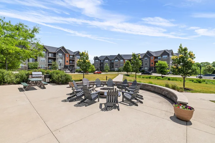 Resident fire pit and seating at 22 Slate Apartments in Madison, Wisconsin.