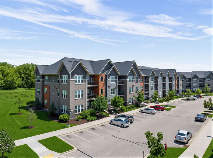 22 Slate Apartments in Madison, Wisconsin. Luxury studio, 1 bedroom, 1 bedroom + den, 2 bedroom, and 3 bedroom apartments.