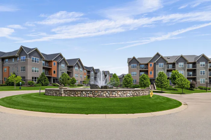 22 Slate Apartments in Madison, Wisconsin. Luxury studio, 1 bedroom, 1 bedroom + den, 2 bedroom, and 3 bedroom apartments.