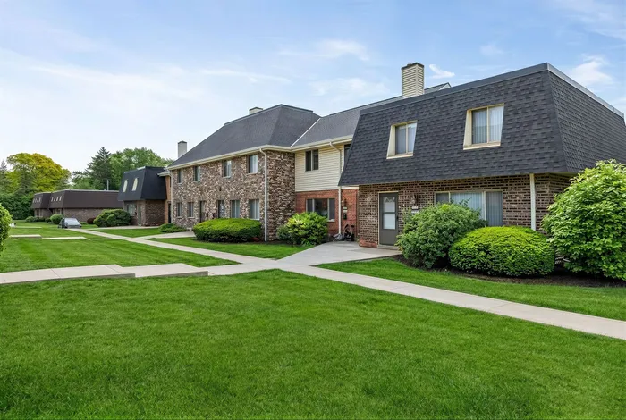 Luxury apartment buildings at Stone Point Apartments in Menomonee Falls, WI