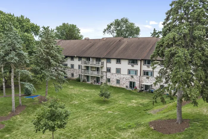 Valley View Apartments in Madison, WI, offering studio, 1 bedroom, and 2 bedroom apartment homes.