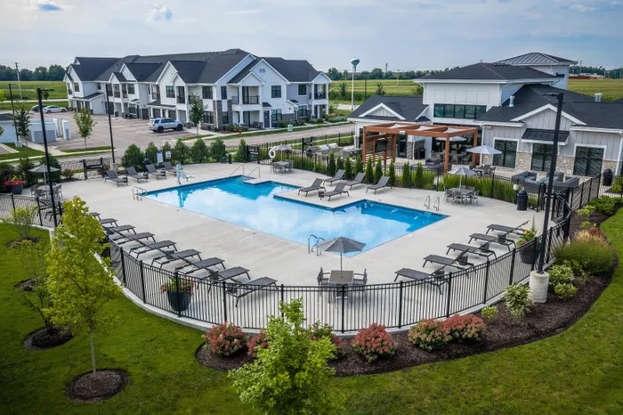 Resort-style pool at Seasons at North Aurora