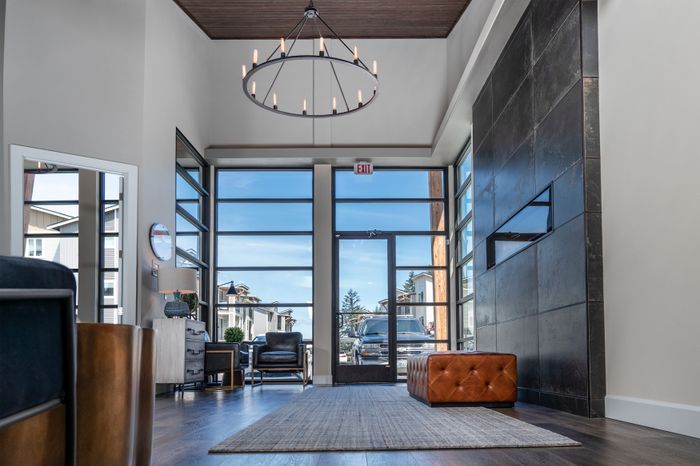 1500 Orchard Resident's Clubhouse l Luxury Apartments for Rent in Tacoma, WA l 1500 Orchard