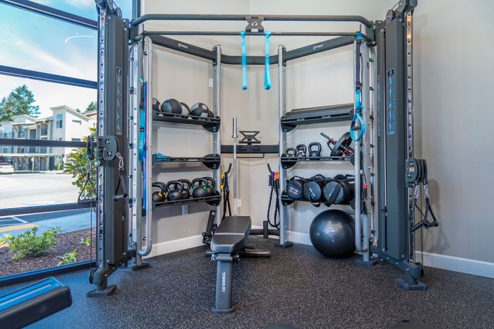 1500 Orchard Fitness Center - Weights Station l Luxury Apartments for Rent in Tacoma, WA l 1500 Orchard