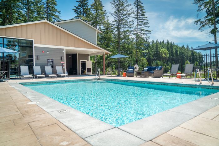 1500 Orchard Pool and Outdoor Lounge l Luxury Apartments for Rent in Tacoma, WA l 1500 Orchard
