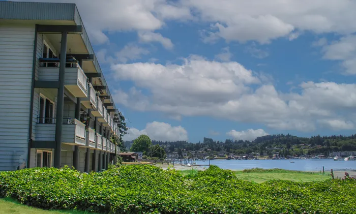 Explore Rebecca Shores Apartments