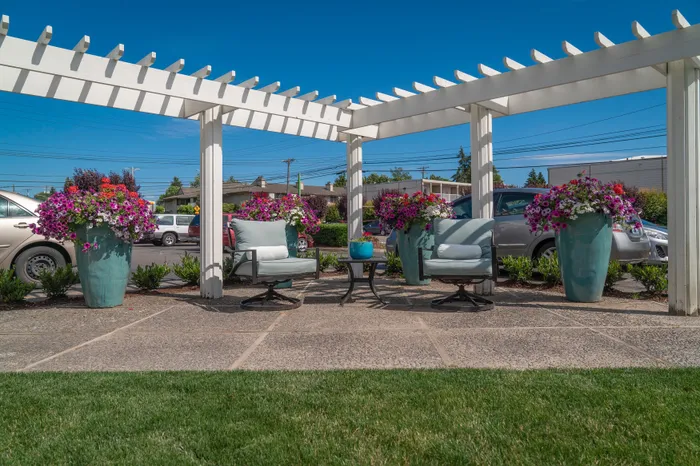 Explore Trellis Pointe Apartments