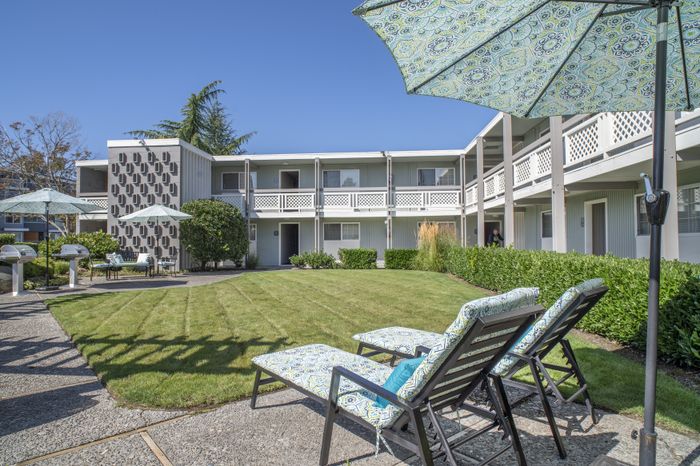 Explore Trellis Pointe Apartments