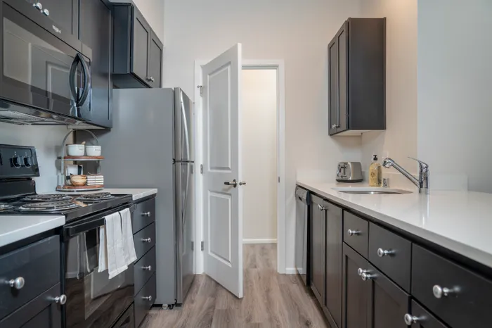 Model Kitchen l Luxury Apartments for Rent in Tacoma, WA l 1500 Orchard