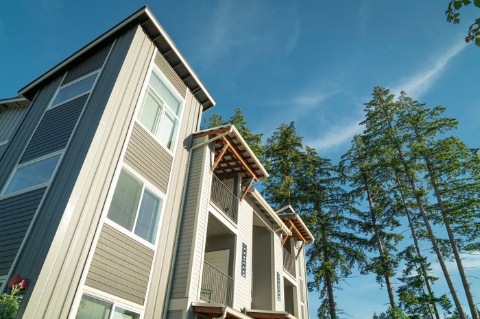 1500 Orchard Exterior l Luxury Apartments for Rent in Tacoma, WA l 1500 Orchard