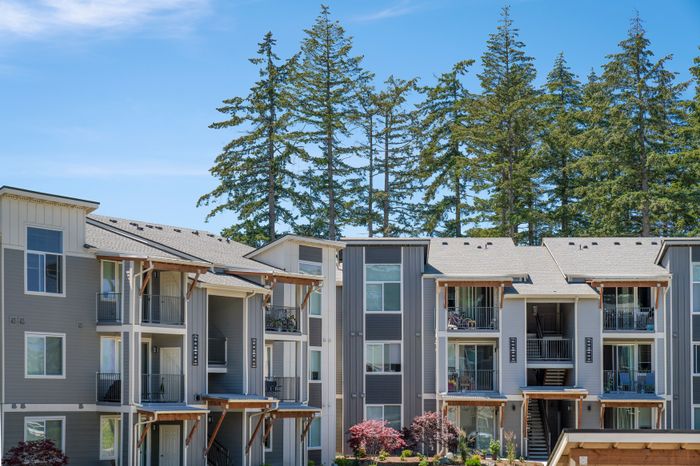 1500 Orchard Exterior l Luxury Apartments for Rent in Tacoma, WA l 1500 Orchard