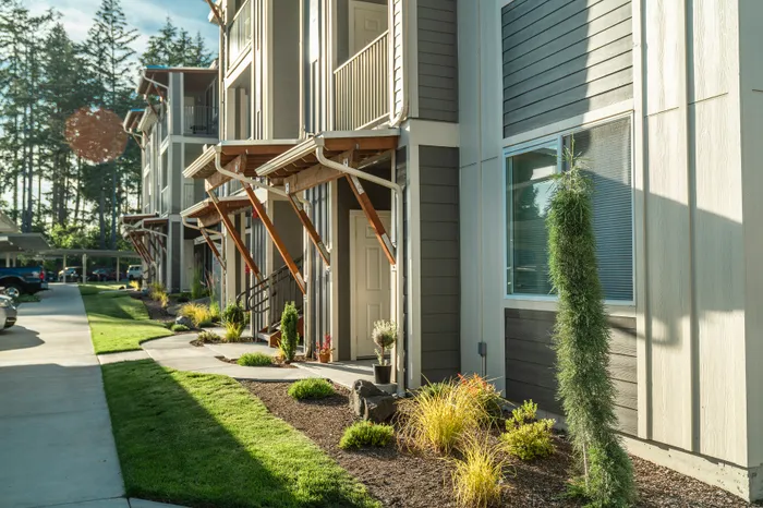 1500 Orchard Exterior l Luxury Apartments for Rent in Tacoma, WA l 1500 Orchard