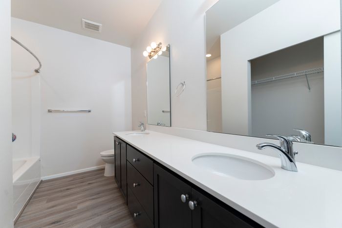 2x2 Bathroom l Luxury Apartments for Rent in Tacoma, WA l 1500 Orchard