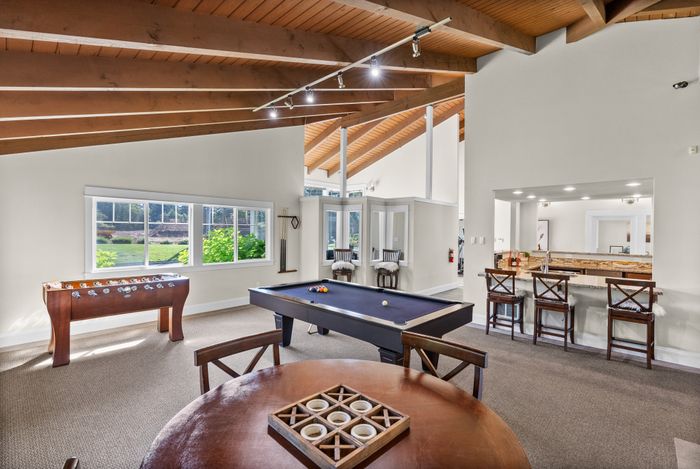 Community Game Area l 1 and 2 Bedroom Apartments in University Place, WA l Park Place Apartments