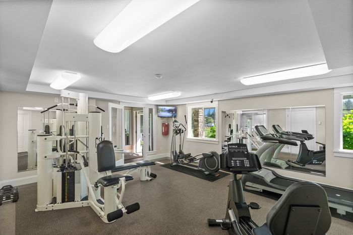 Community Fitness Center l 1 and 2 Bedroom Apartments in University Place, WA l Park Place Apartments