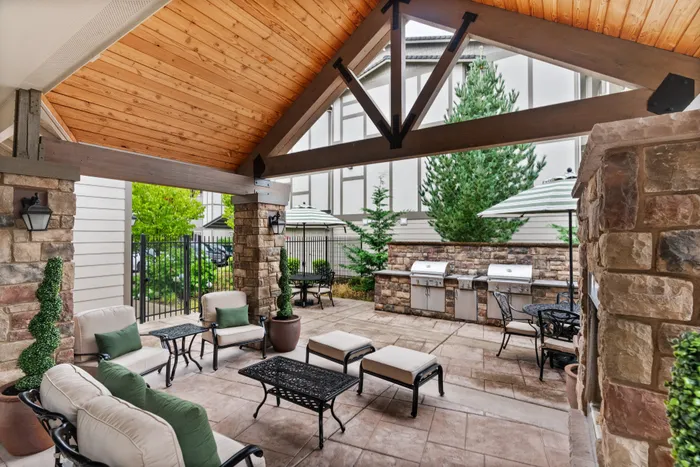 Outdoor Social Space l Apartments for rent in Tacoma, WA l Tudor Village Apartments