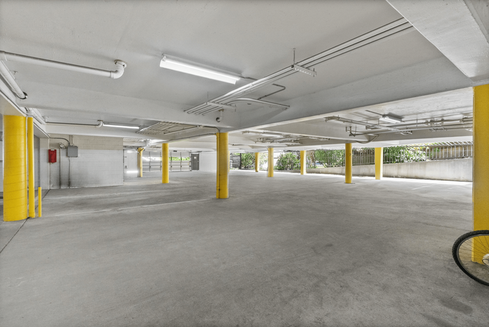 Resident Parking Garage l Courtyard North Apartments l Tacoma, WA