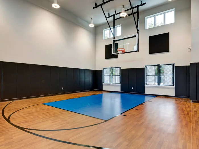 Verandas-Apartments-Springfield-Missouri-Amenities-Indoor-Basketball-Court