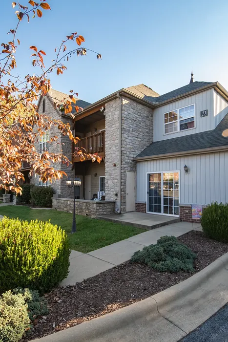 Martin Riley Apartments Springfield Missouri Pet-Friendly Green Space