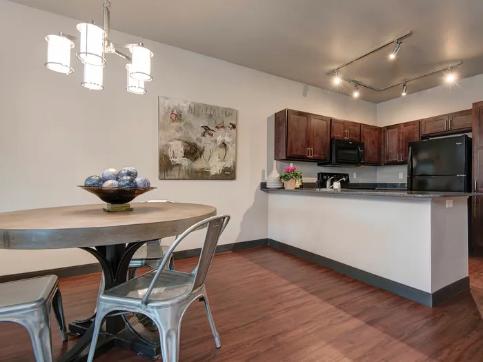 Township 28 Apartments Springfield Missouri One Bedroom Furnished Kitchen Dining