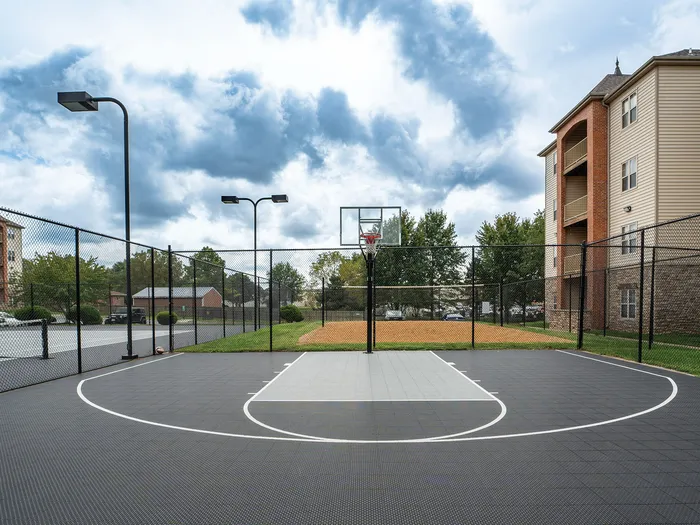 Coryell-Courts-Apartments-North-Springfield-Missouri-Amenities-Basketball-Court