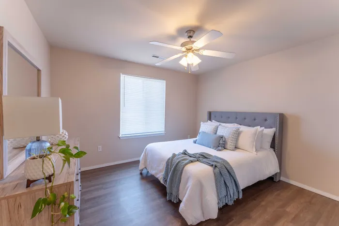 The-Abbey-Apartment-Homes-Springfield-Missouri-Furnished-Two-Bedroom-C-Phase-2-Guest-Bedroom