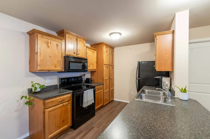 The-Abbey-Apartment-Homes-Springfield-Missouri-Furnished-Two-Bedroom-C-Phase-2-Kitchen
