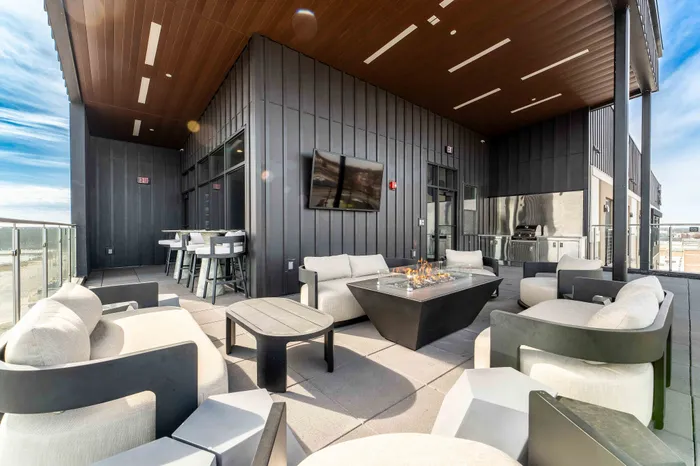 Heritage-Apartments-Springfield-Missouri-Sky-Deck