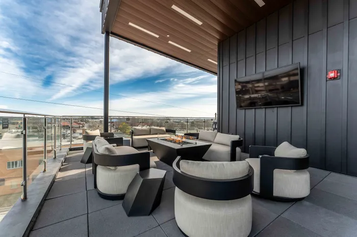 Heritage-Apartments-Springfield-Missouri-Sky-Deck-Seating-Skyline-View