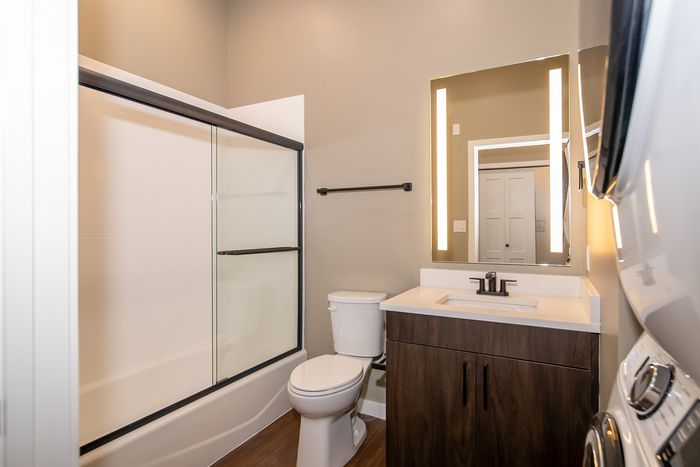 Heritage-Apartments-Springfield-Missouri-Covington-Micro-Studio-Bathroom