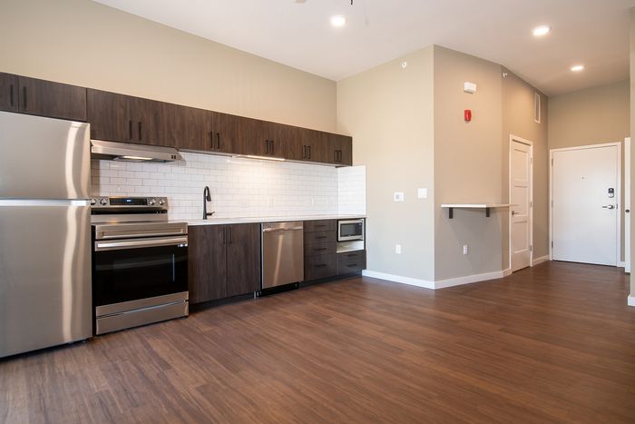 Heritage-Apartments-Springfield-Missouri-Covington-Micro-Studio-Kitchen-EntryWay