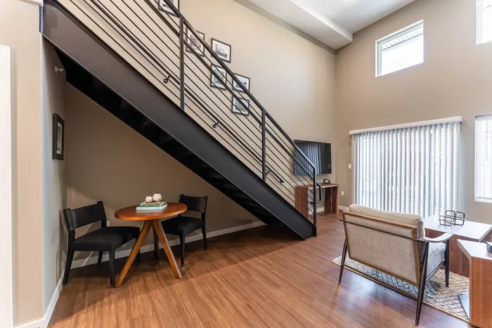 Heritage-Apartments-Springfield-Missouri-Castlebay-Furnished-Studio-Loft-Dining-Space