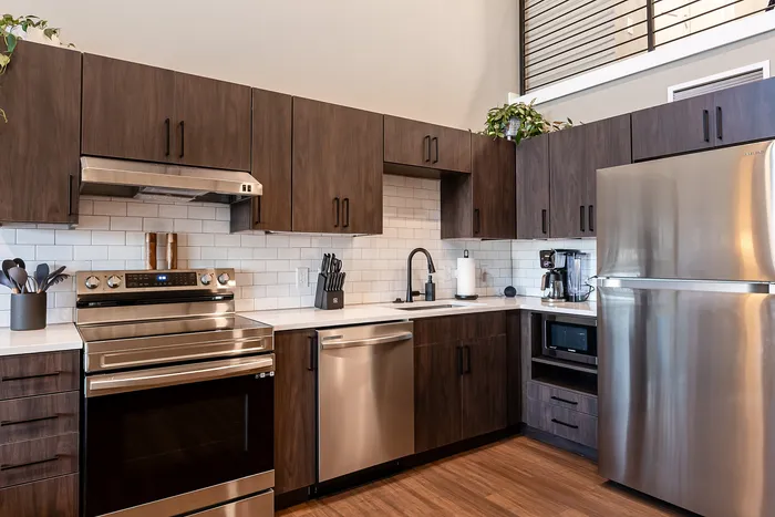 Heritage-Apartments-Springfield-Missouri-Castlebay-Furnished-Studio-Loft-Kitchen