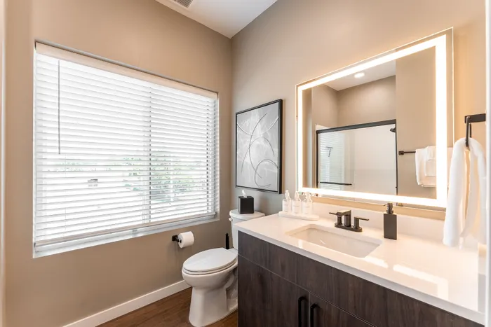 Heritage-Apartments-Springfield-Missouri-Grandview-Furnished-Two-Bedroom-Guest-Bathroom