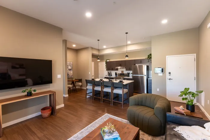 Heritage-Apartments-Springfield-Missouri-Grandview-Furnished-Two-Bedroom-Living-Room-Kitchen-View