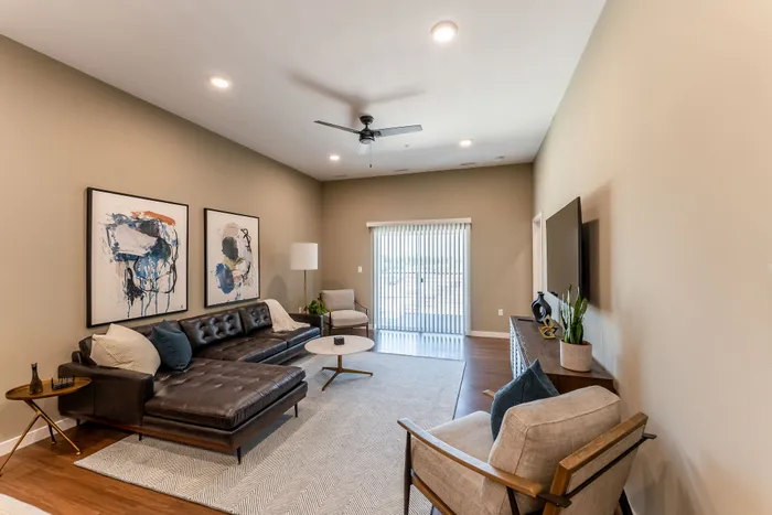 Heritage-Apartments-Springfield-Missouri-Sterling-Furnished-Three-Bedroom-Living-Room