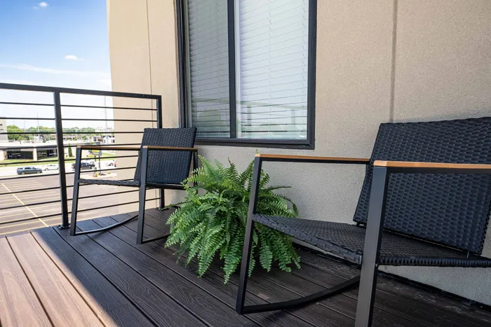 Heritage-Apartments-Springfield-Missouri-Sterling-Furnished-Three-Bedroom-Patio