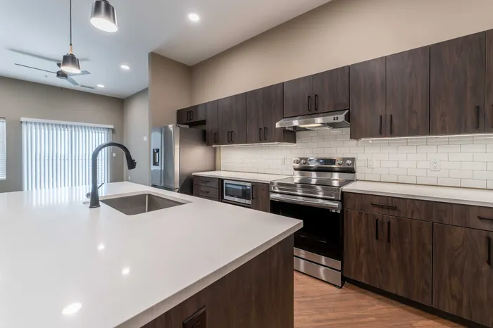 Heritage-Apartments-Springfield-Missouri-Berkeley-One-Bedroom-Kitchen