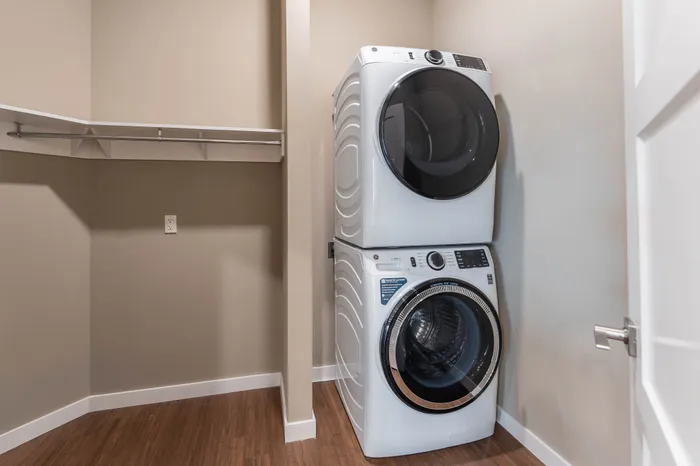 Heritage-Apartments-Springfield-Missouri-Berkeley-One-Bedroom-Laundry