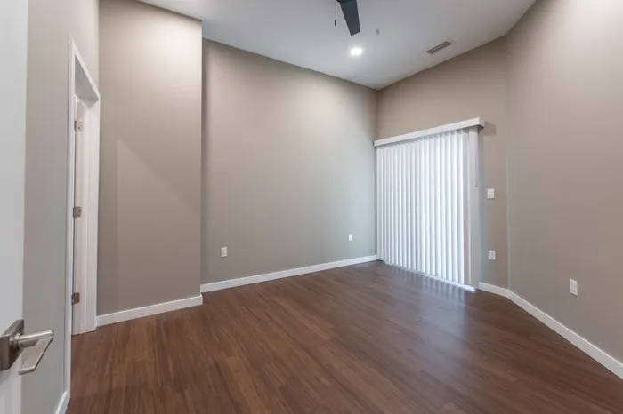 Heritage-Apartments-Springfield-Missouri-Berkeley-One-Bedroom-Patio-Door