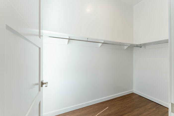 Heritage-Apartments-Springfield-Missouri-Galahad-Two-Bedroom-Primary-Bedroom-Closet