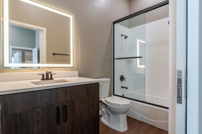 Heritage-Apartments-Springfield-Missouri-Galahad-Two-Bedroom-Primary-Bathroom