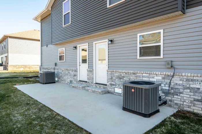 Oakwood-Heights-Townhomes-Republic-Missouri-Three-Bedroom-Back-Patio