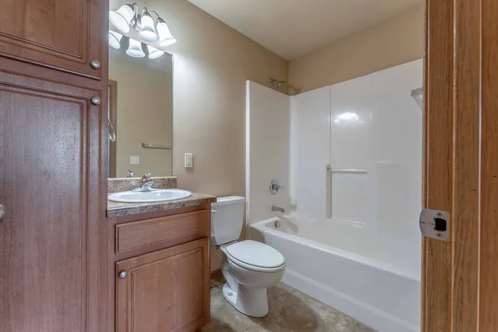 Oakwood-Heights-Townhomes-Republic-Missouri-Phase-One-Three-Bedroom-Primary-Bathroom