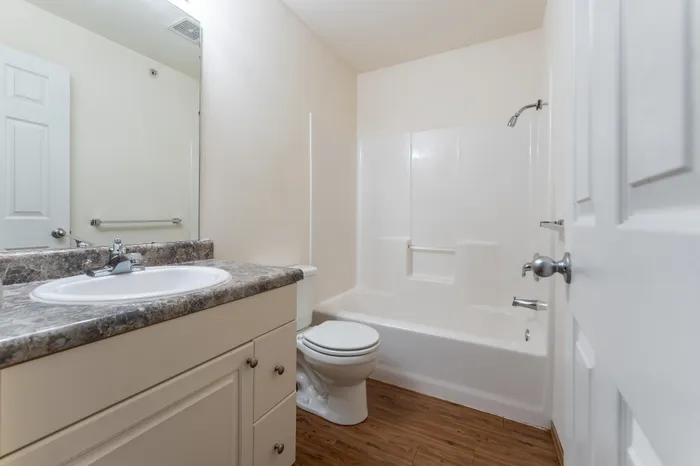 Battlefield-Park-Apartments-Springfield-Missouri-Three-Bedroom-Primary-Bathroom